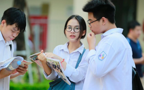 học sinh thi vào lớp 10