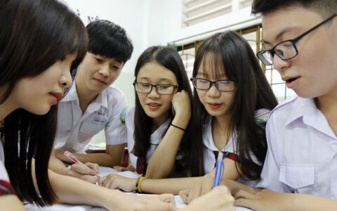 học sinh học toán